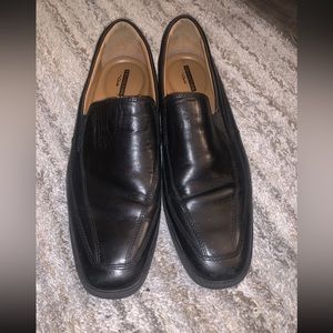 Clarks Men’s Tilden free Slip-On Loafer US Size 10 Color Black Leather